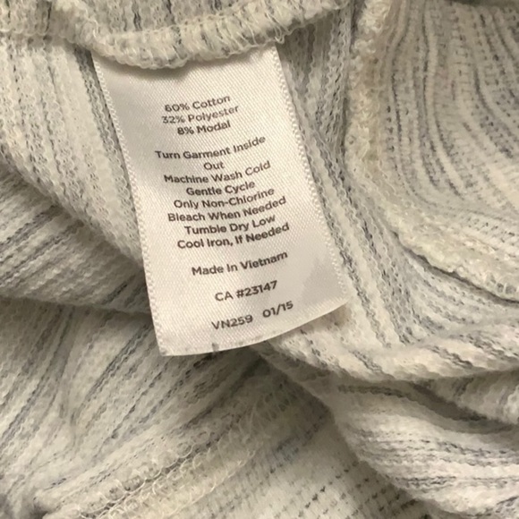 Talbots long sleeve top with high neckline Size L - Picture 6 of 6